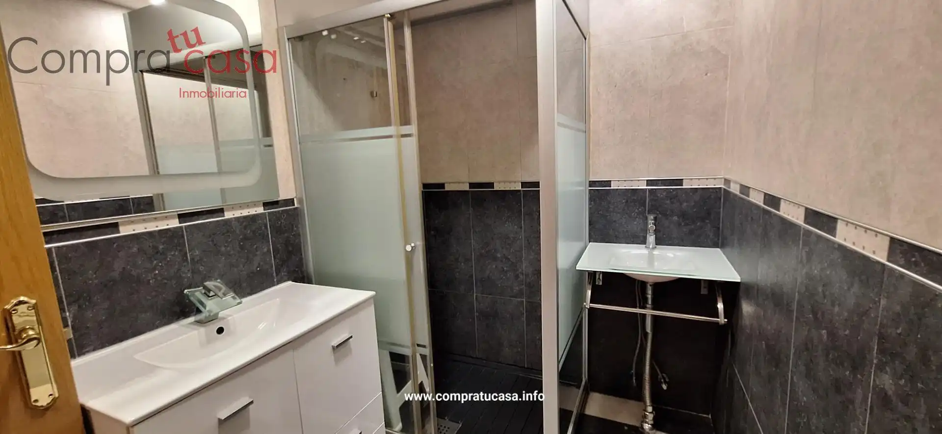 Bany de Pis en venda en Segovia amb Parquet, Traster i Alarma