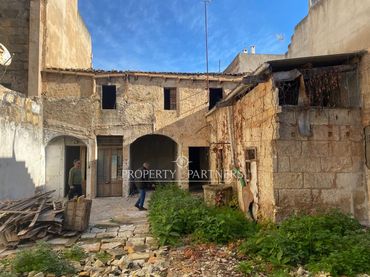 Maison mitoyenne avec jardin à vendre à Carrer d'en Muntaner