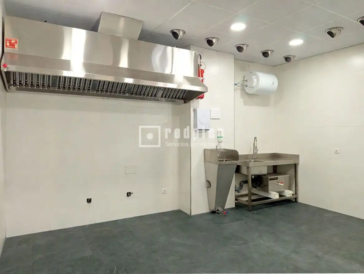 Locale commerciale in affitto a Tejares, imagen 17