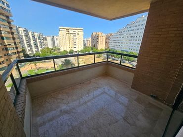 Pis amb piscina en venda a Av Mestral