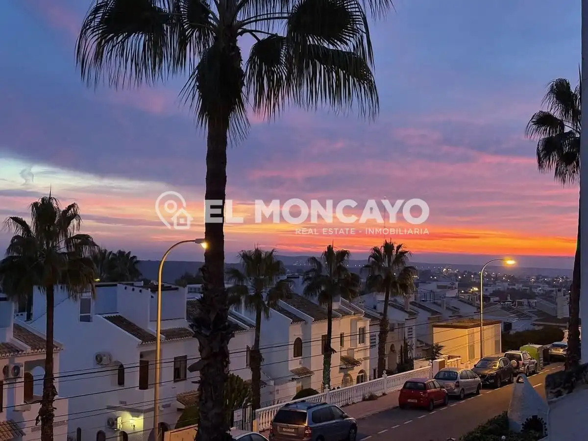 Vista exterior de Casa adosada en venta en Rojales con Aire acondicionado, Calefacción y Jardín privado