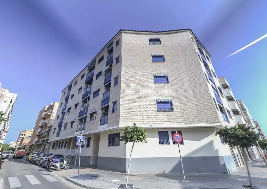 Individual en venta en Calle Valencia
