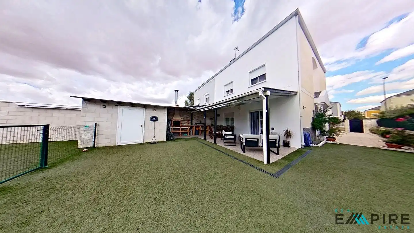 Semi-detached house with pool for sale in Ugena, imagen 7