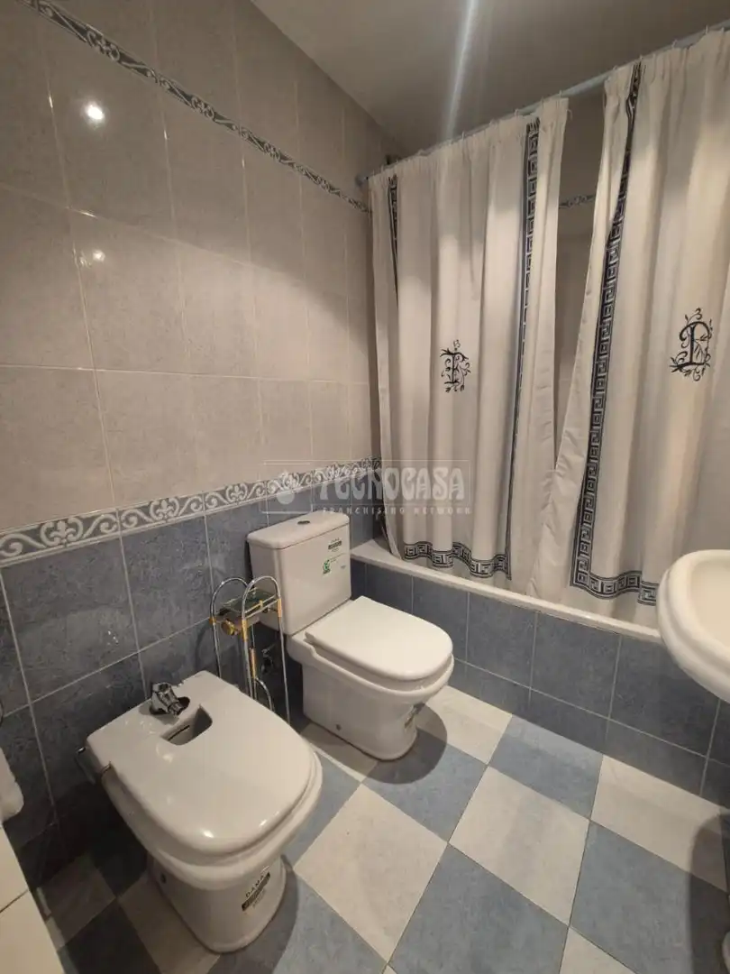 Baño de Piso en venta en Sigüenza con Aire acondicionado, Calefacción y Balcón