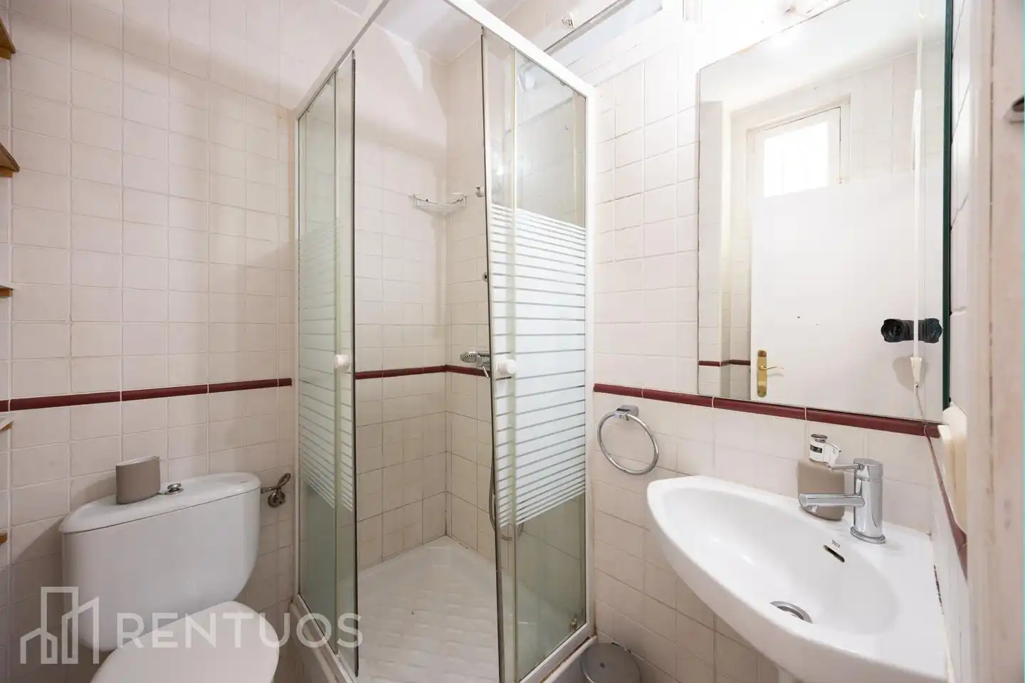 Badezimmer von Erdgeschoss zur Miete in Madrid mit Heizung, Parkett und Möbliert