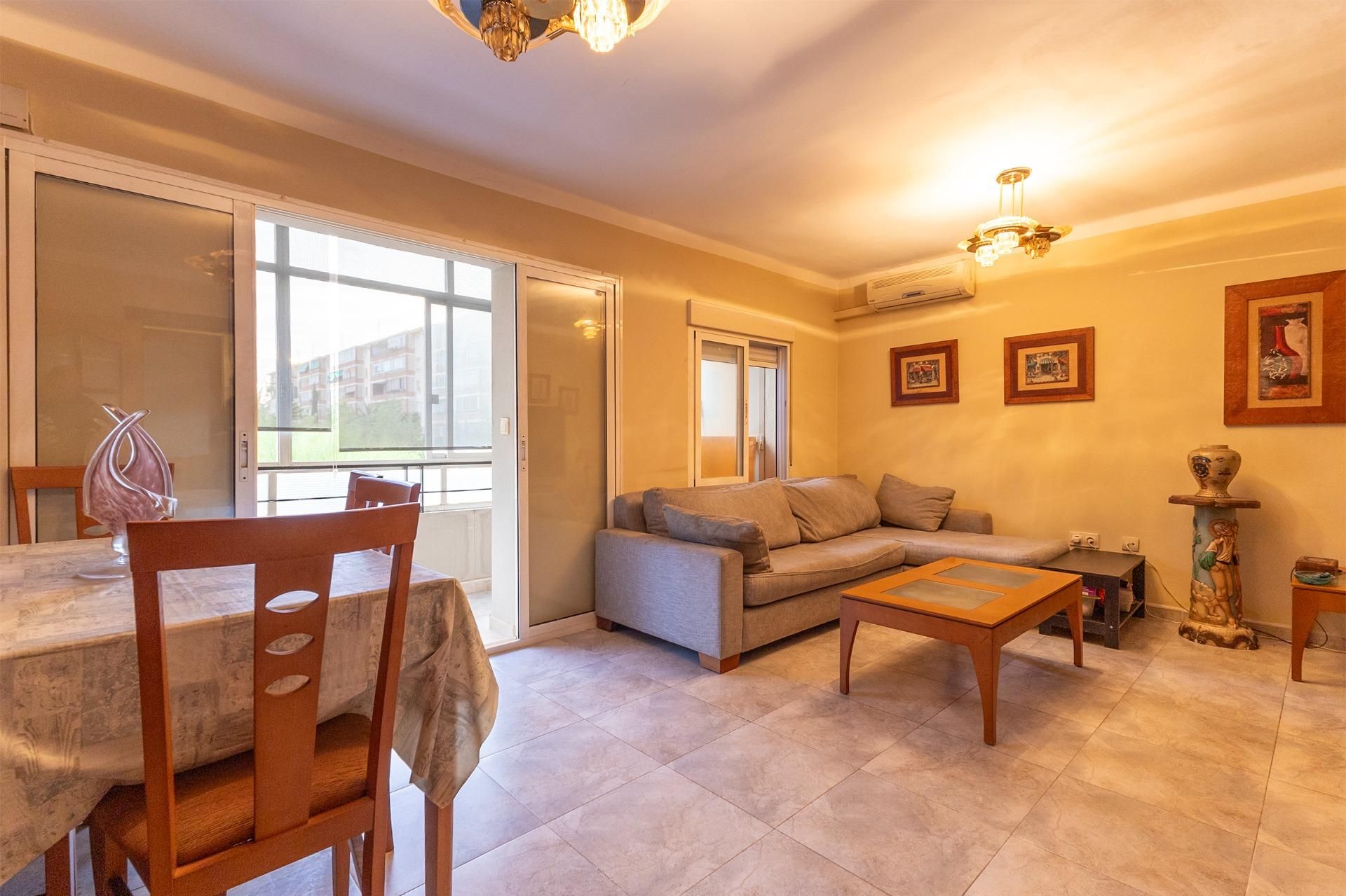 Living room of Flat for sale in Alicante / Alacant  with Air Conditioner and Balcony