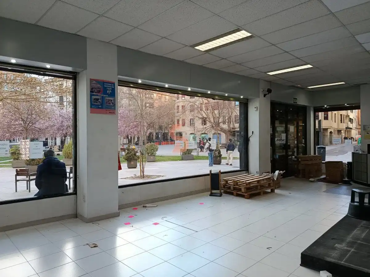 Geschaftsraum zur Miete in LEÓN, San Martín
