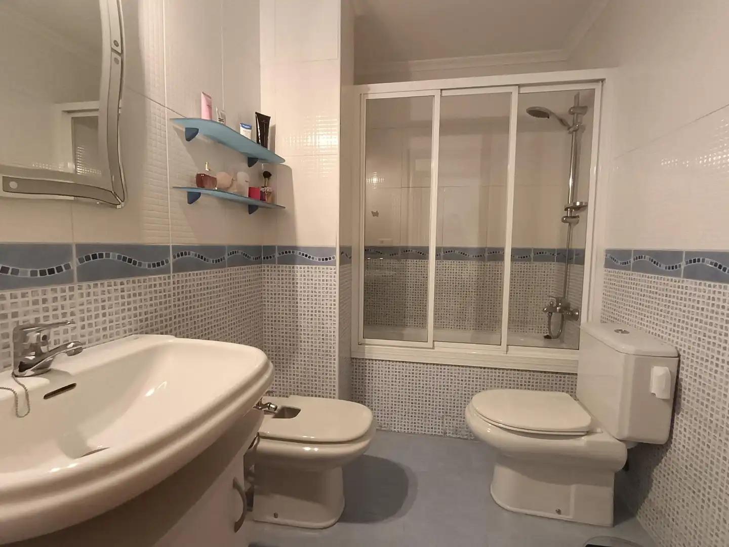 Baño de Piso en venta en Puertollano con Aire acondicionado, Calefacción y Amueblado