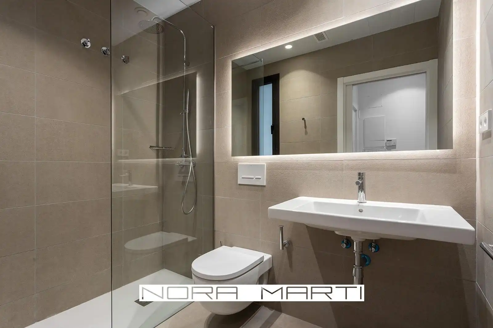 Baño de Casa o chalet de alquiler en Barcelona con Calefacción, Parquet y Terraza