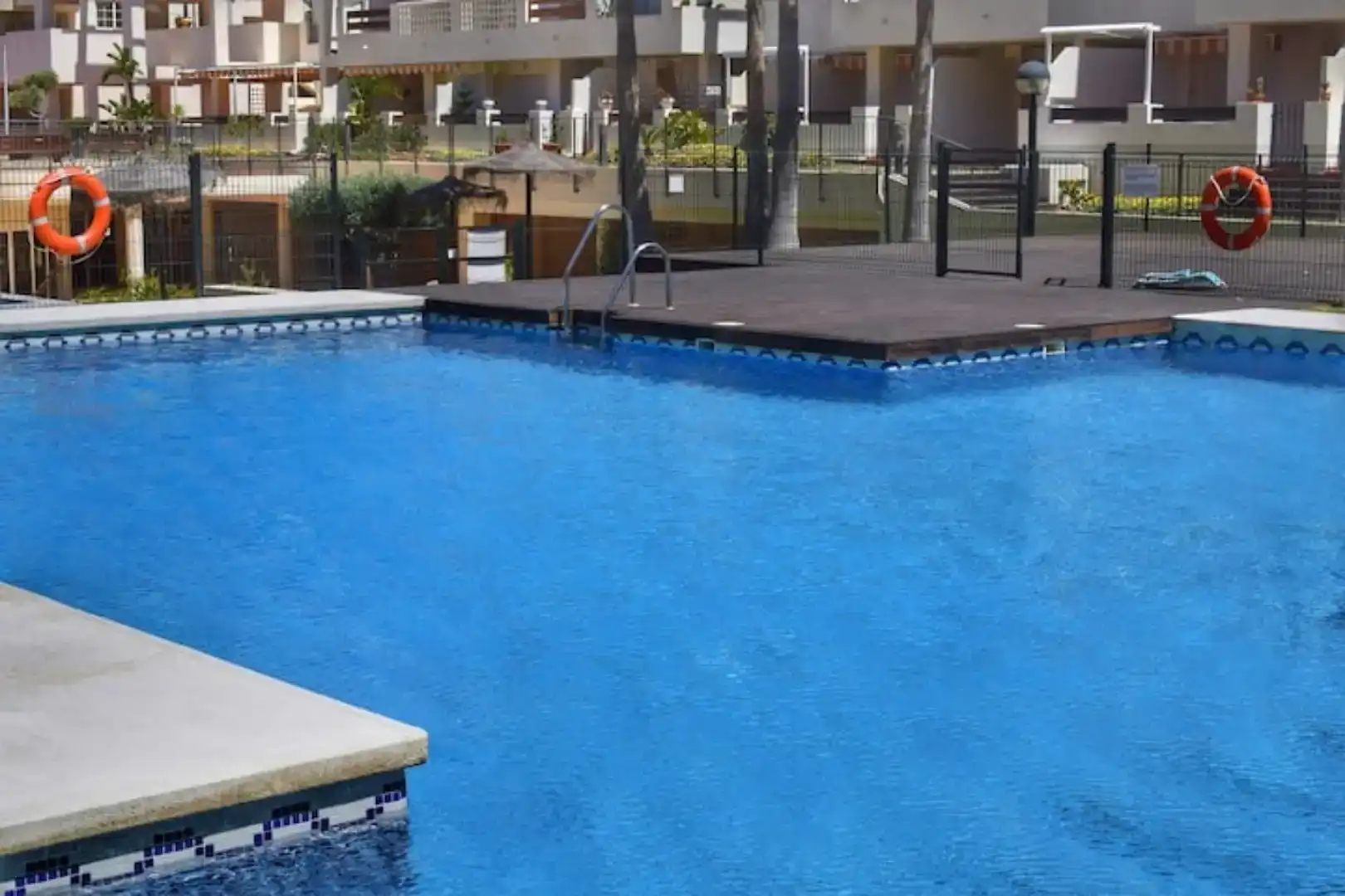 Schwimmbecken von Wohnungen zur Miete in Roquetas de Mar mit Klimaanlage, Schwimmbad und Balkon
