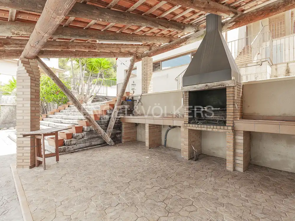 Terrassa de Casa o xalet en venda en Cubelles amb Aire condicionat, Calefacció i Jardí privat