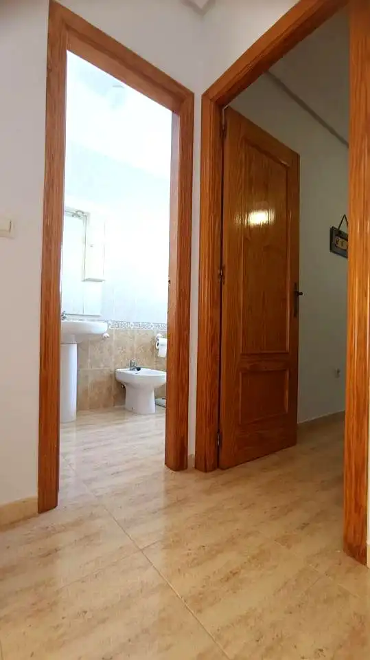 Bany de Dúplex en venda en San Pedro del Pinatar amb Aire condicionat, Terrassa i Moblat
