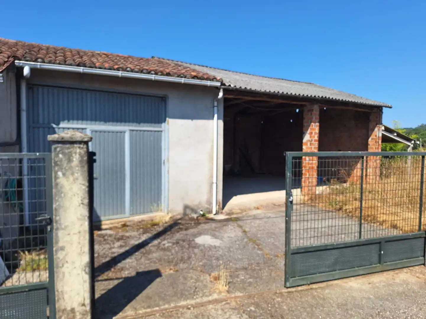 Vista exterior de Casa o xalet en venda en Vilasantar amb Jardí privat, Parquet i Moblat