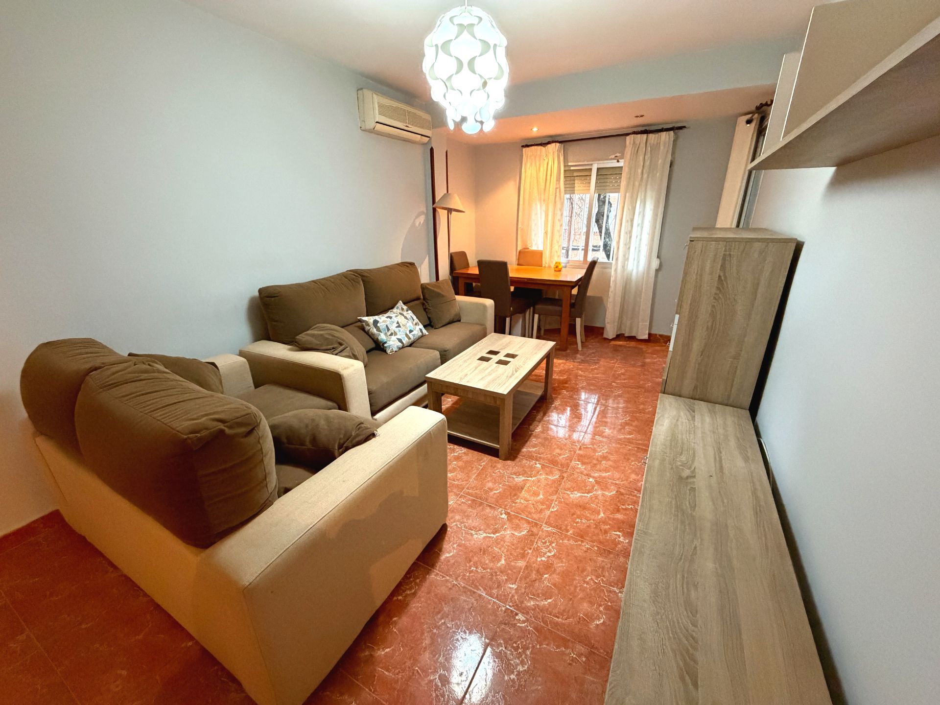 Wohnung zum Verkauf in Calle Menéndez de Avilés, Reyes Católicos