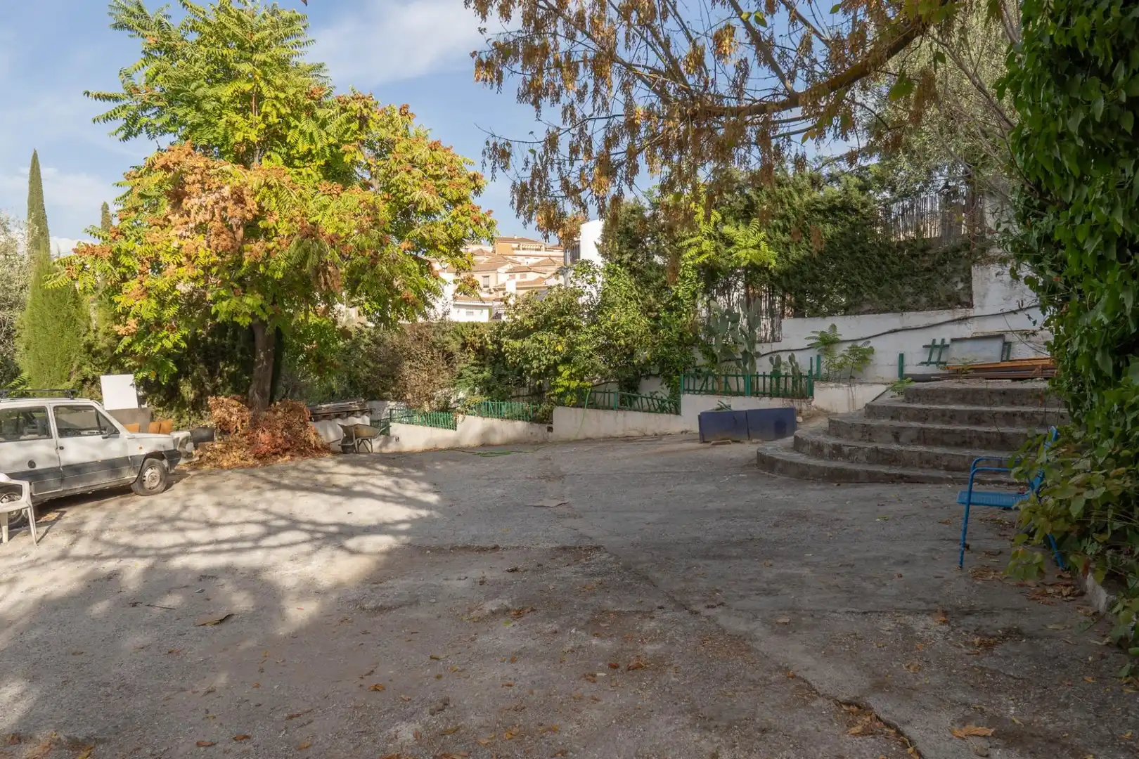 Vista exterior de Casa o xalet en venda en La Zubia amb Calefacció, Jardí privat i Terrassa