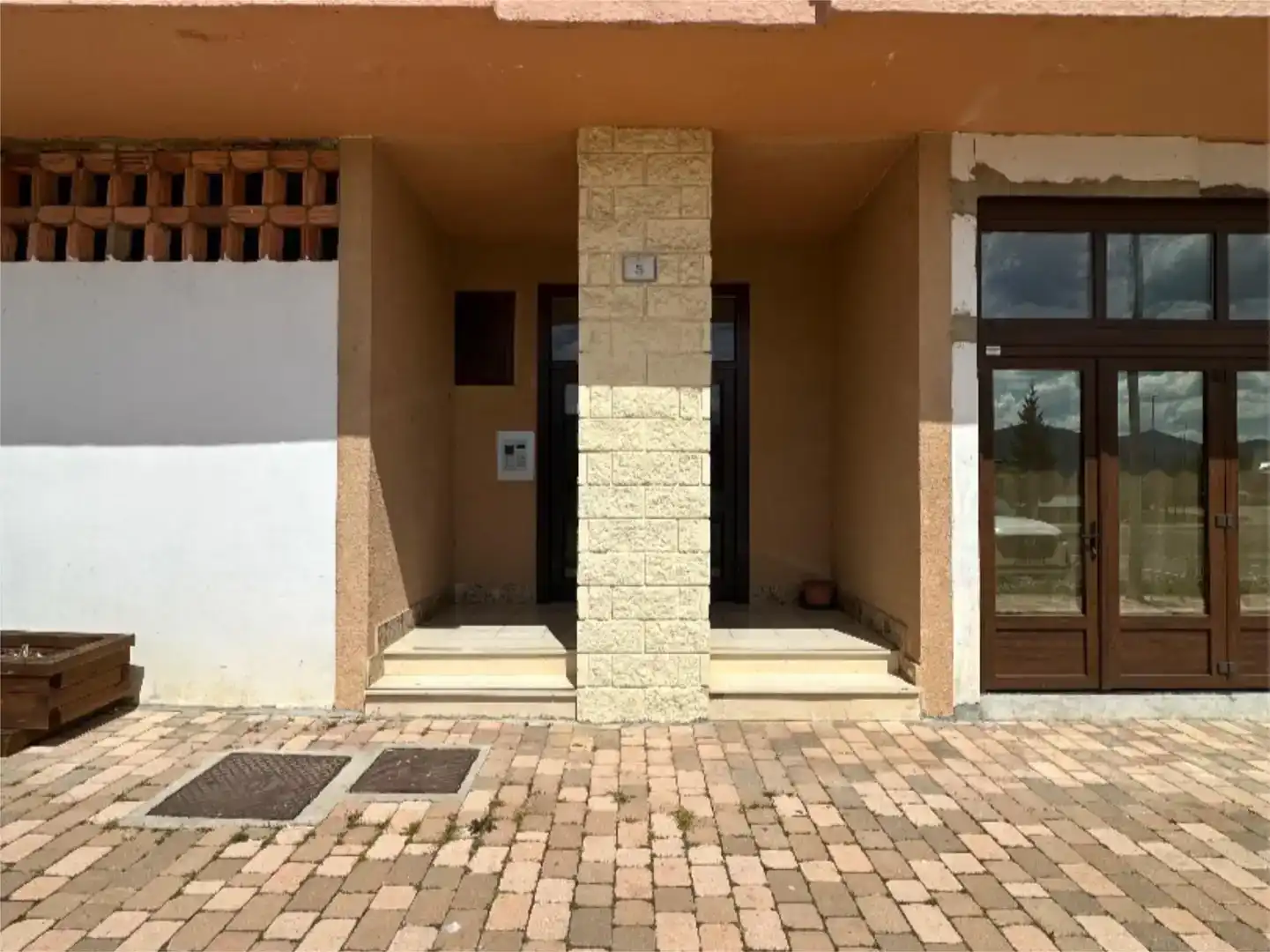 Vista exterior de Piso en venta en Riaño con Trastero y Amueblado