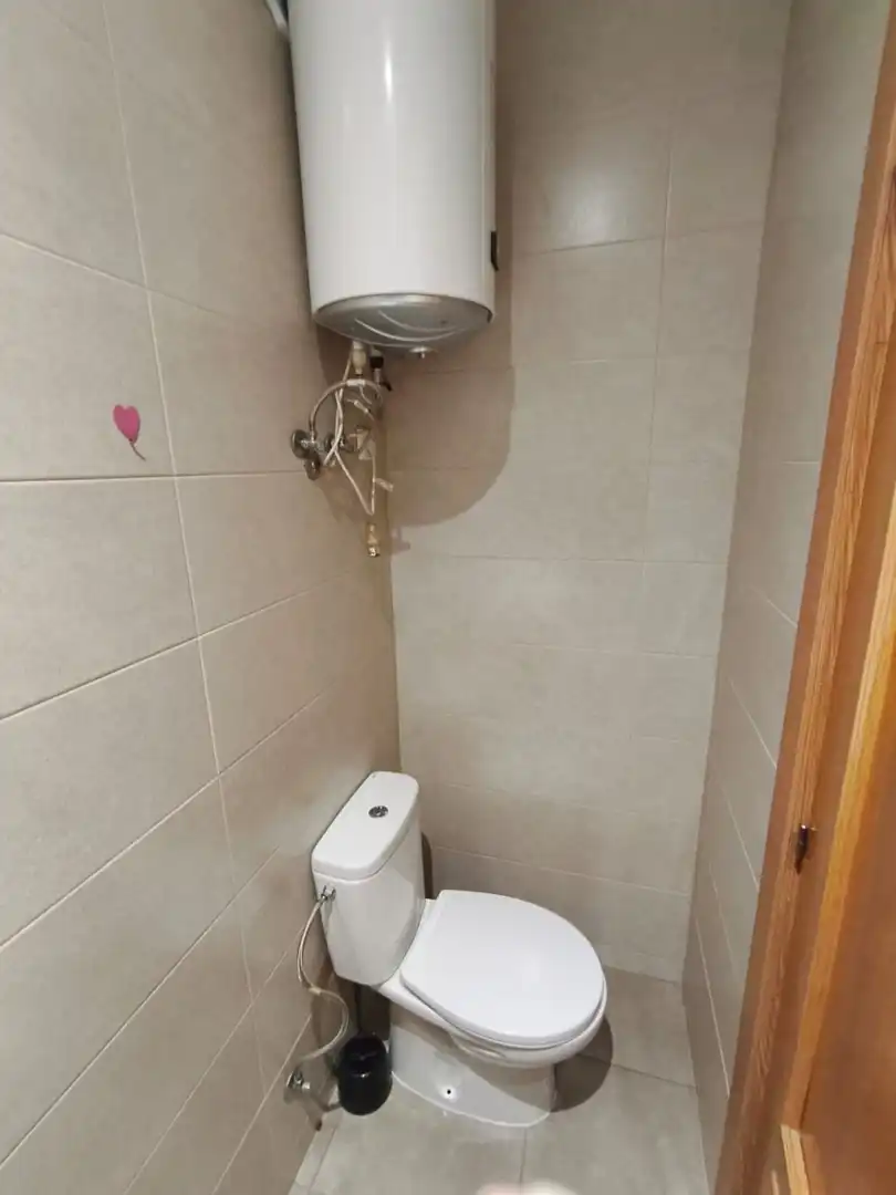 Baño de Apartamento de alquiler en Madrid con Aire acondicionado, Calefacción y Amueblado