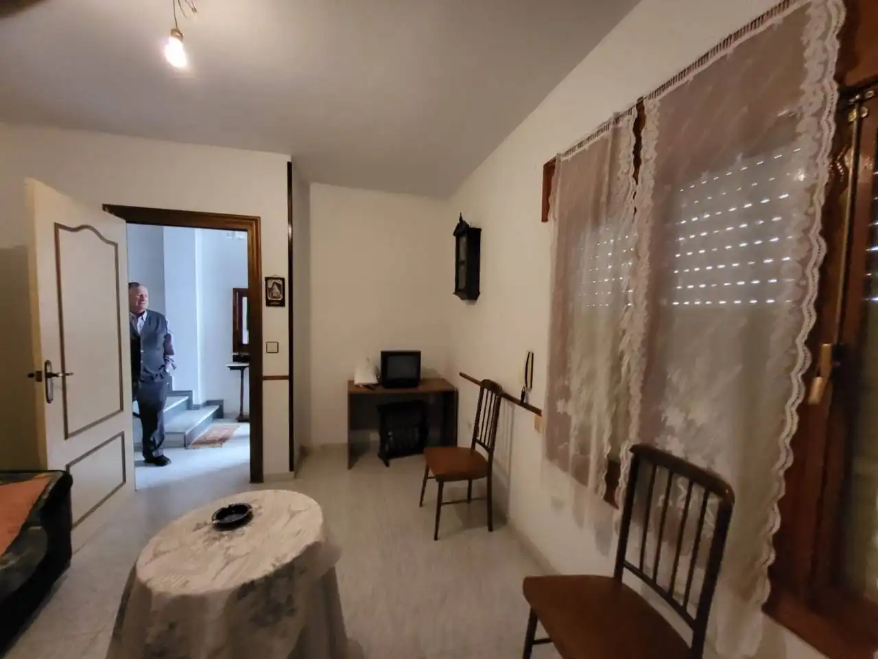 Sala d'estar de Casa o xalet en venda en Baza amb Terrassa i Moblat