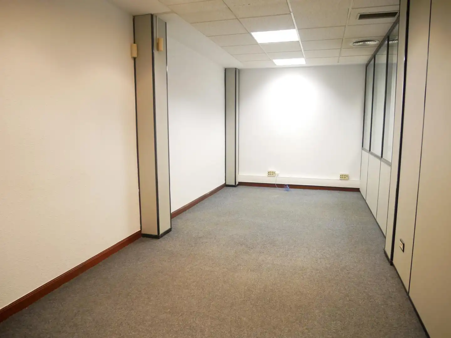 Büro zur Miete in Basauri  mit Klimaanlage und Heizung