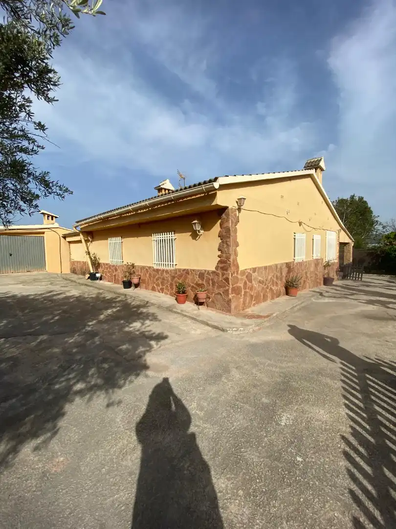 Vista exterior de Casa o xalet en venda en L'Alcora amb Aire condicionat, Calefacció i Jardí privat