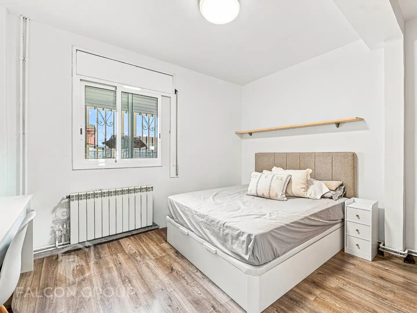 Habitación de Finca rústica en venta en Vilanova i la Geltrú con Aire acondicionado, Calefacción y Jardín privado