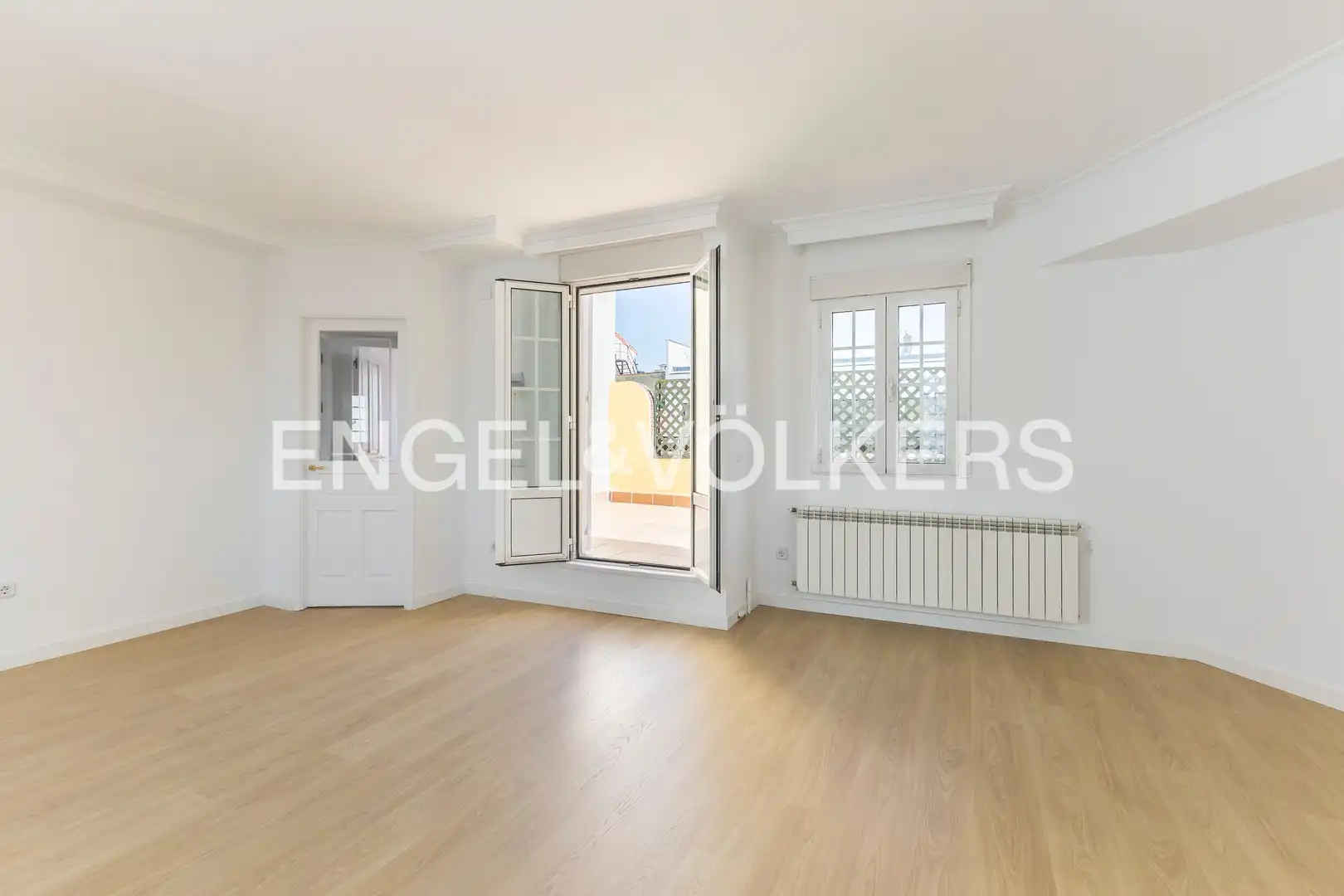 Sala d'estar de Àtic en venda en Madrid amb Aire condicionat, Calefacció i Terrassa