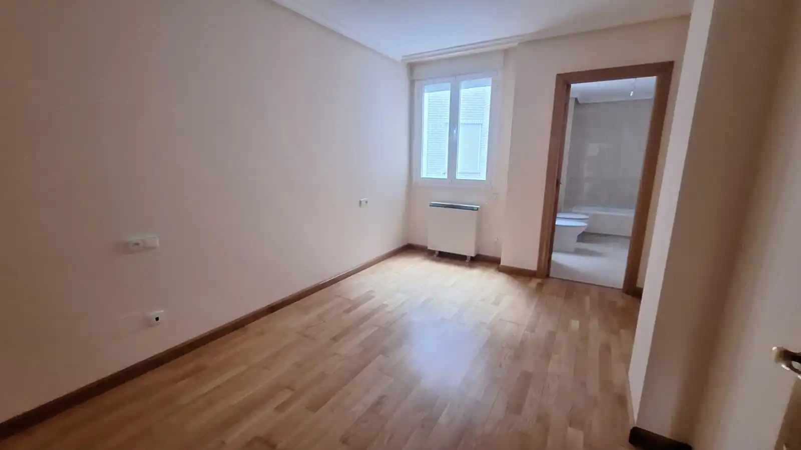 Piso en venta en Ponferrada con Calefacción, Parquet y Trastero