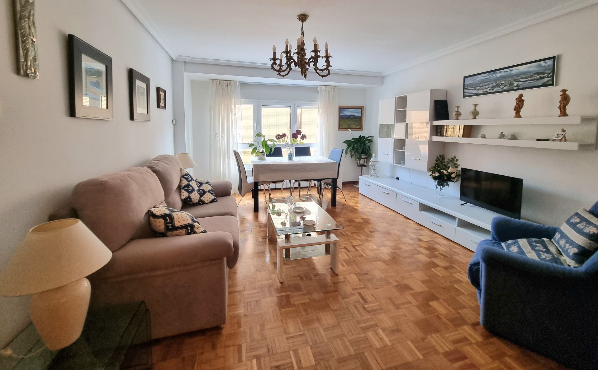 Sala d'estar de Pis de lloguer en Carreño amb Moblat
