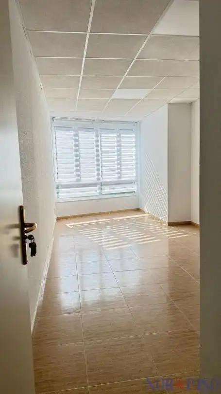 Habitación de Oficina de alquiler en Bilbao 