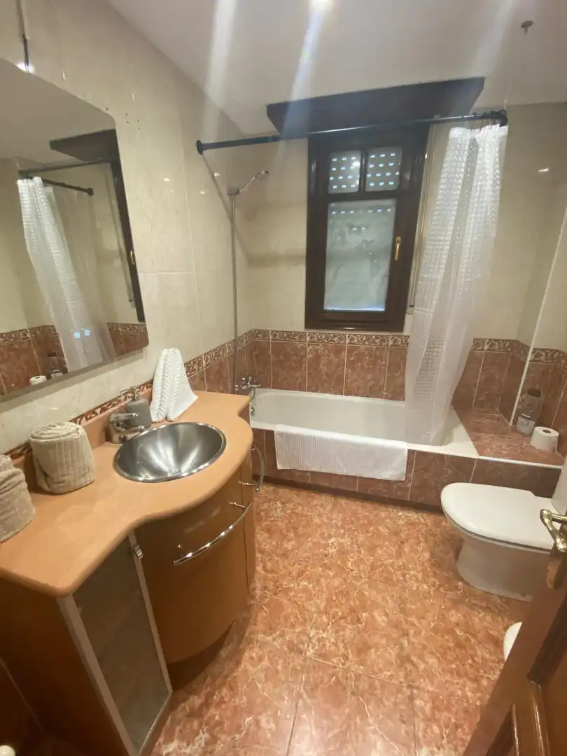 Bathroom of Houses for rent in Castro-Urdiales  with Heating, Private garden and Parquet flooring