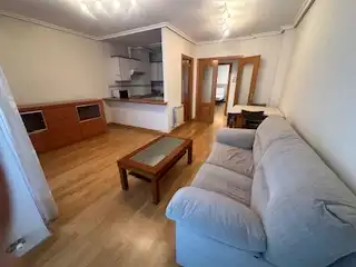 Wohnzimmer von Wohnungen zur Miete in León Capital  mit Heizung, Parkett und Terrasse