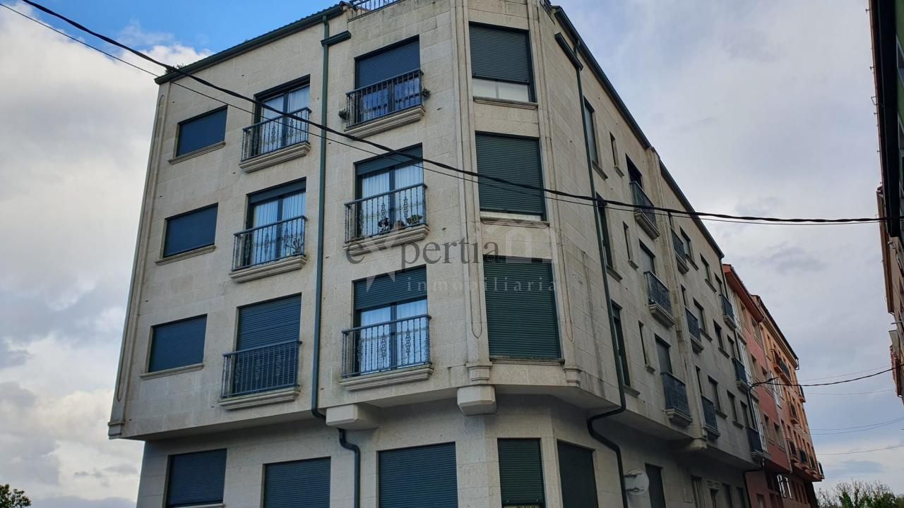 Vista exterior de Piso de alquiler en A Pobra do Caramiñal con Calefacción y Amueblado
