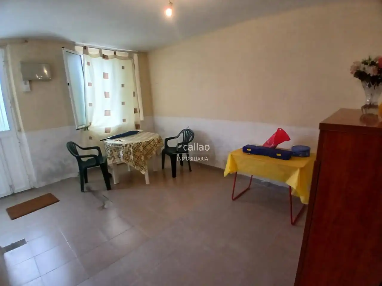 Dormitori de Casa adosada en venda en Narón amb Jardí privat, Traster i Moblat