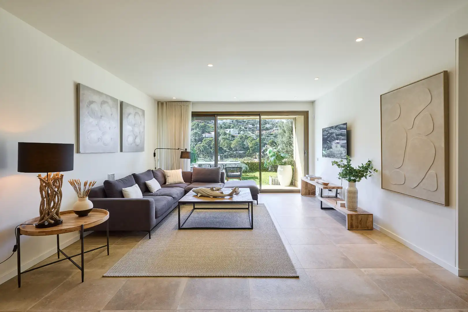 Wohnzimmer von Wohnung zum Verkauf in Begur mit Klimaanlage, Heizung und Privatgarten