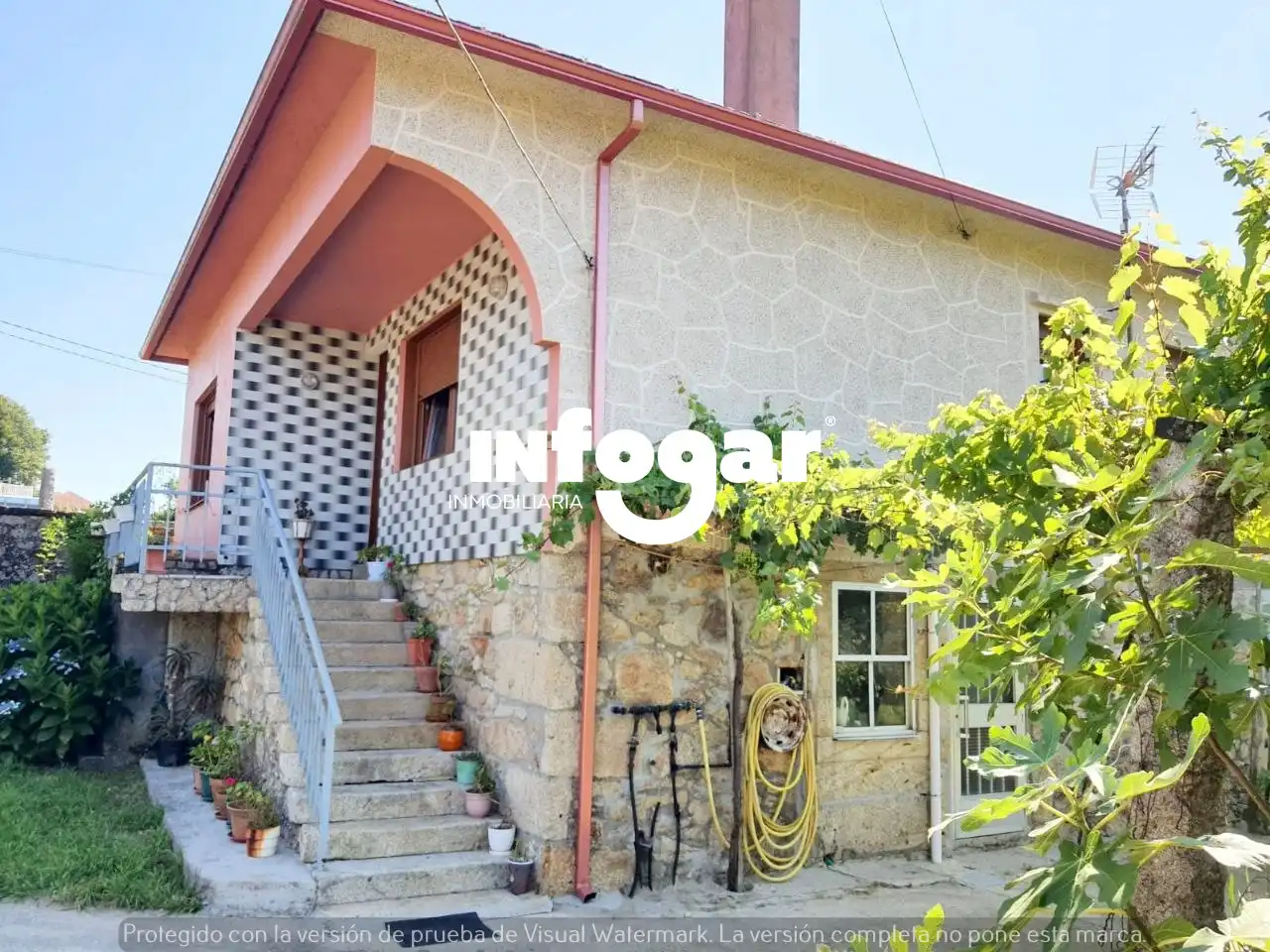 Vista exterior de Casa o chalet de alquiler en O Rosal   con Calefacción, Jardín privado y Terraza