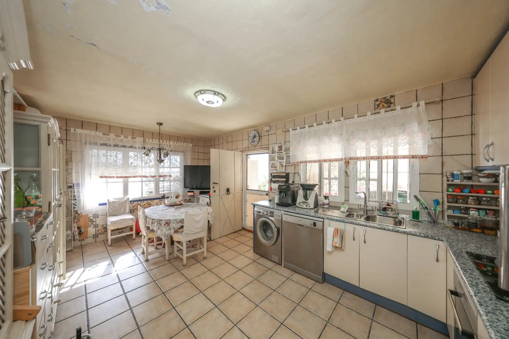 Cuina de Casa o xalet en venda en Cártama amb Aire condicionat i Jardí privat