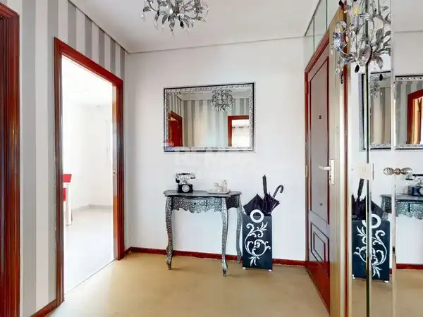 Piso en venta en Vigo  con Calefacción, Parquet y Trastero
