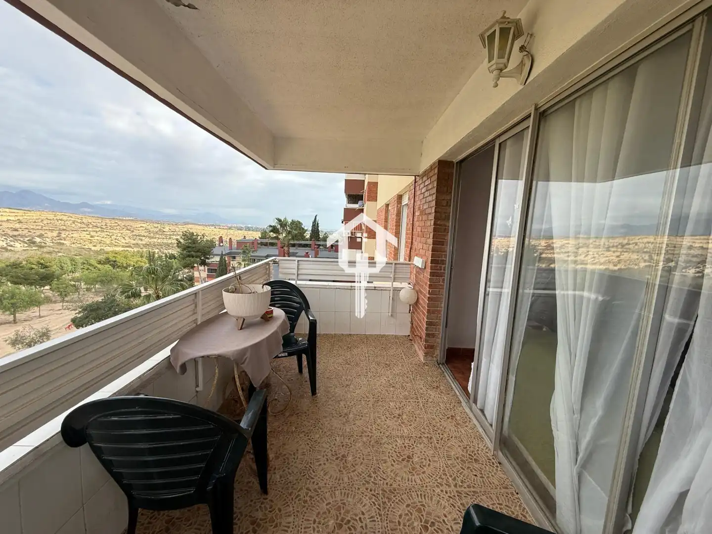 Terraza de Piso en venta en Alicante / Alacant con Terraza, Trastero y Balcón