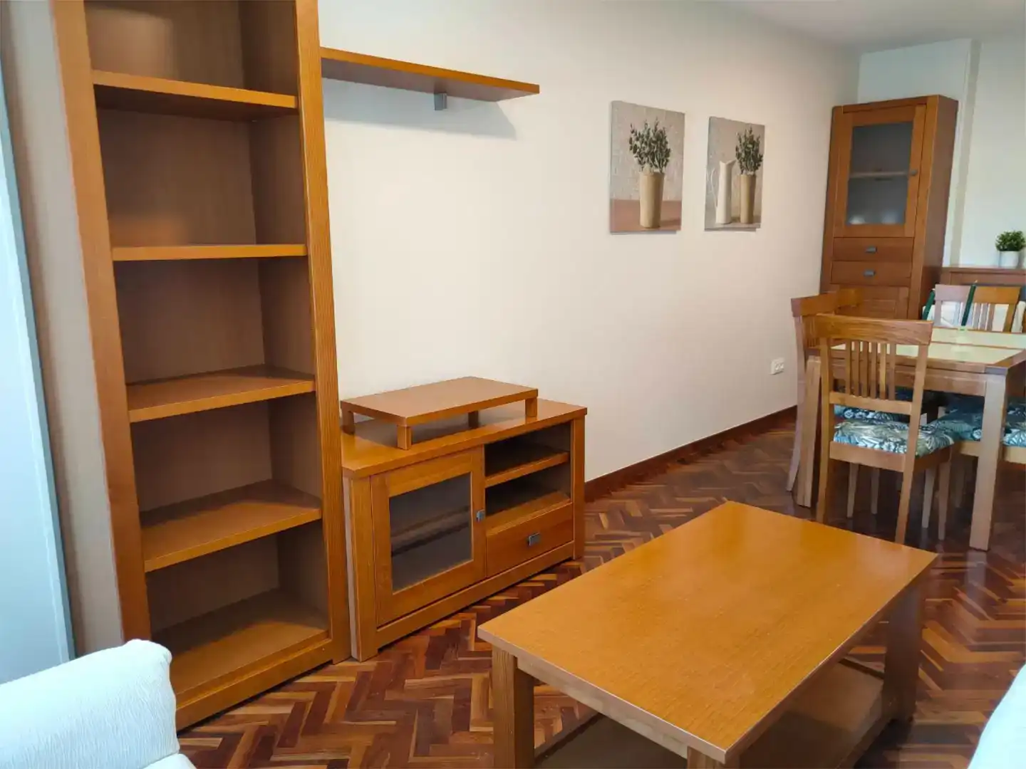 Sala de estar de Piso de alquiler en Pontedeume con Parquet y Amueblado