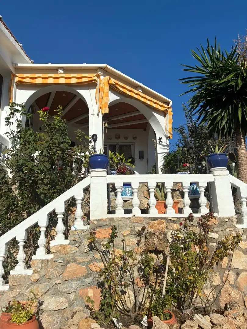 Houses for sale in Almuñécar  with Air Conditioner, Heating and Private garden