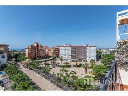 Vista exterior de Àtic en venda en Ayamonte amb Aire condicionat, Terrassa i Traster