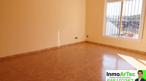 Foto 4 de Casa adosada en venta en Calle Cooperativa, 7, Íllora, Granada