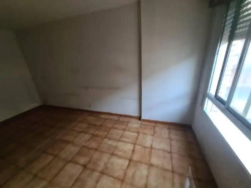 Piso en venta en Vega de Espinareda con Calefacción, Terraza y Trastero