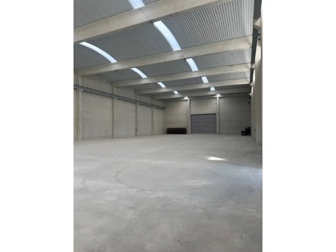 Nau industrial de lloguer en Cervera