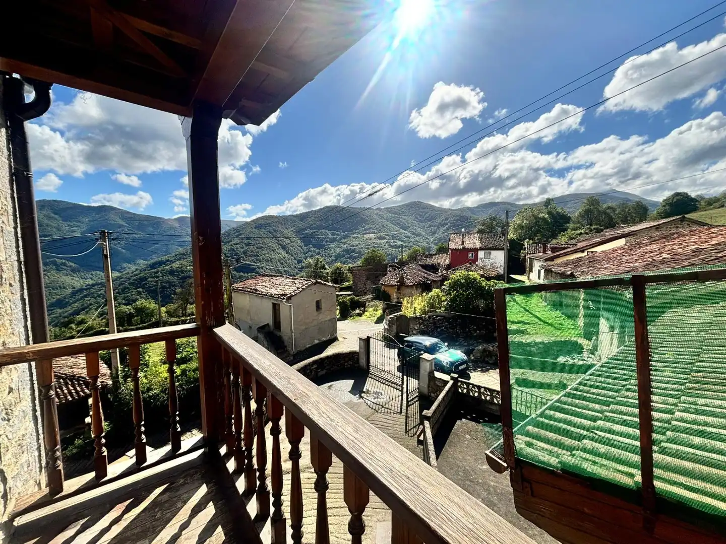 Vista exterior de Casa o chalet en venta en Quirós con Jardín privado, Parquet y Terraza