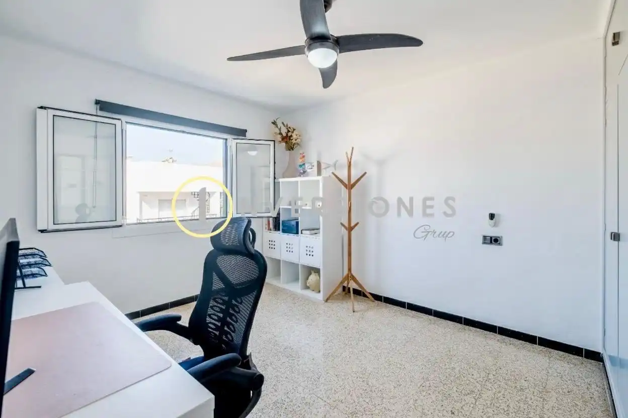 Wohnung zum Verkauf in Pollença mit Klimaanlage, Terrasse und Abstellraum