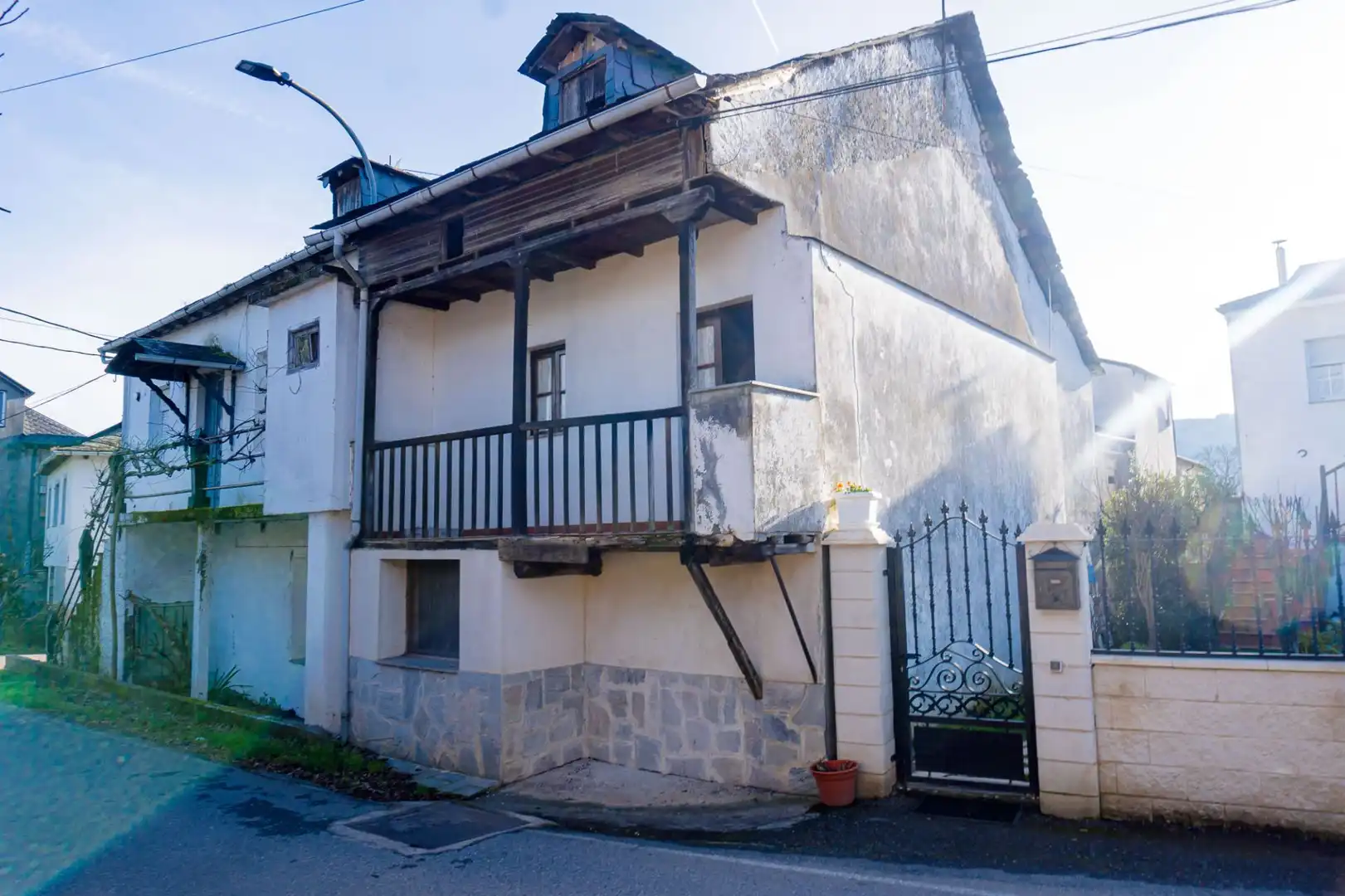 Vista exterior de Casa o chalet en venta en Villafranca del Bierzo con Jardín privado, Terraza y Amueblado
