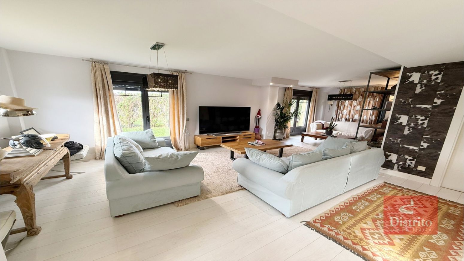 Sala d'estar de Casa o xalet en venda en Santa Cruz de Bezana amb Calefacció i Terrassa