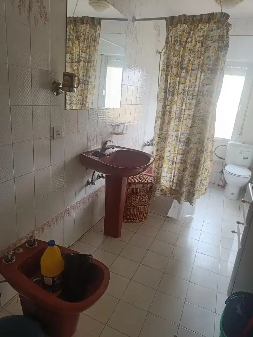 Badezimmer von Wohnung zum Verkauf in Valderrueda mit Abstellraum, Möbliert und Ofen