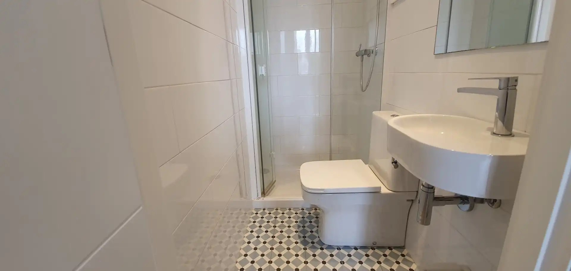 Baño de Piso de alquiler en Barcelona con Aire acondicionado, Calefacción y Amueblado